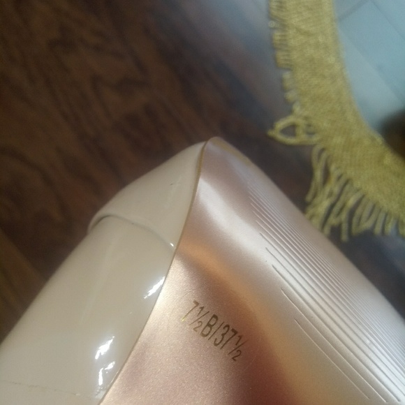 BCBG Generation - Picture 6 of 6